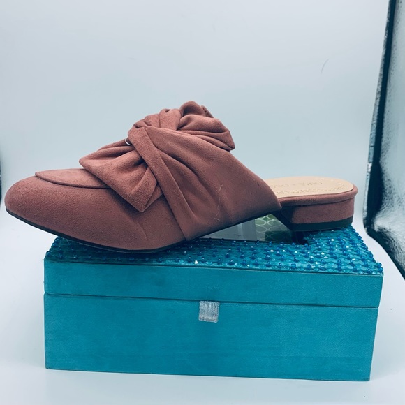 Chic Blush Faux Suede Slip On Mules NIB - Picture 4 of 6